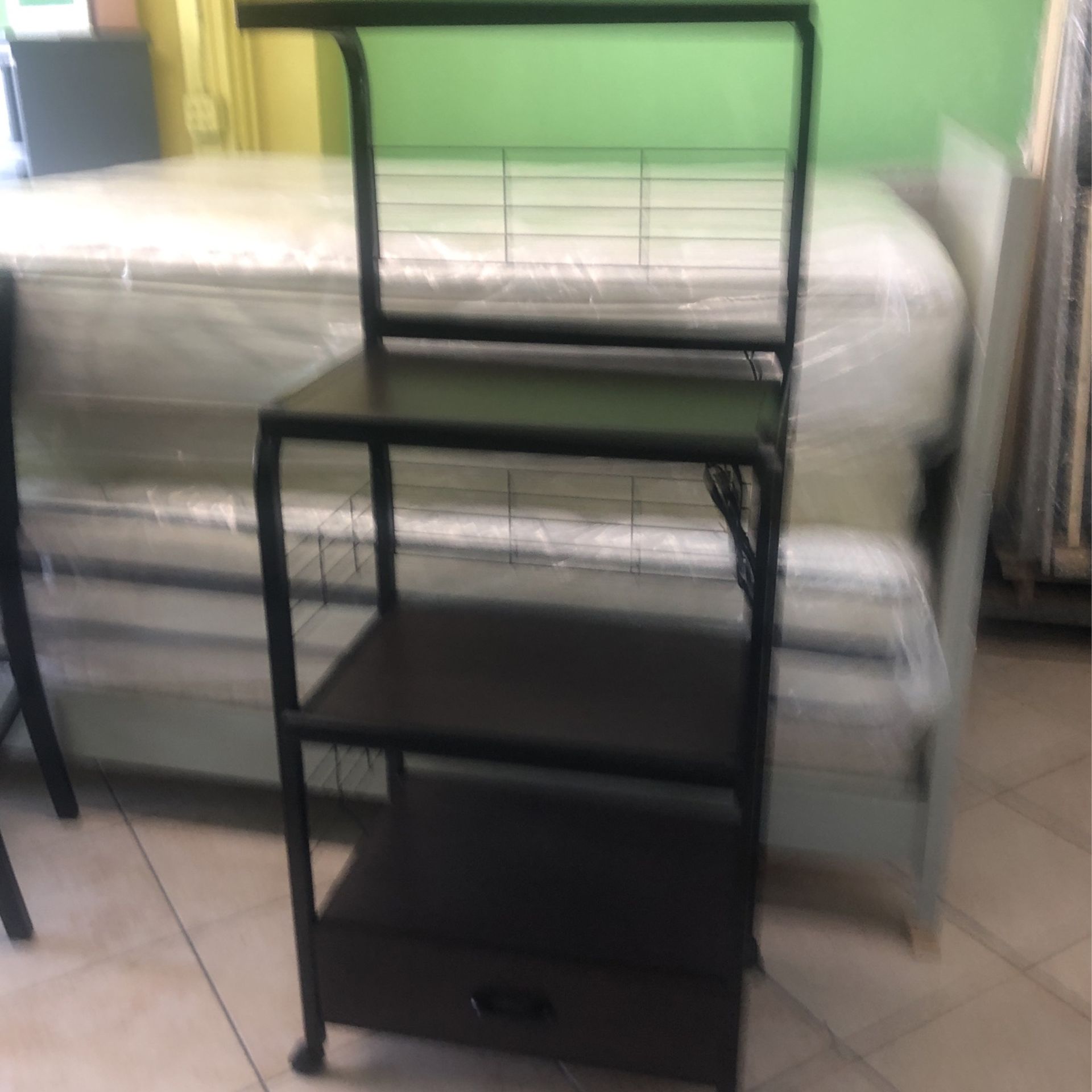 Mueble Para Microondas for Sale in Bell Gardens, CA - OfferUp