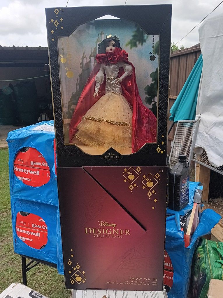 Snow White Desiner Disney Collection