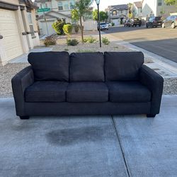 BEAUTIFUL CHARCOAL GRAY SOFA + FREE DELIVERY 