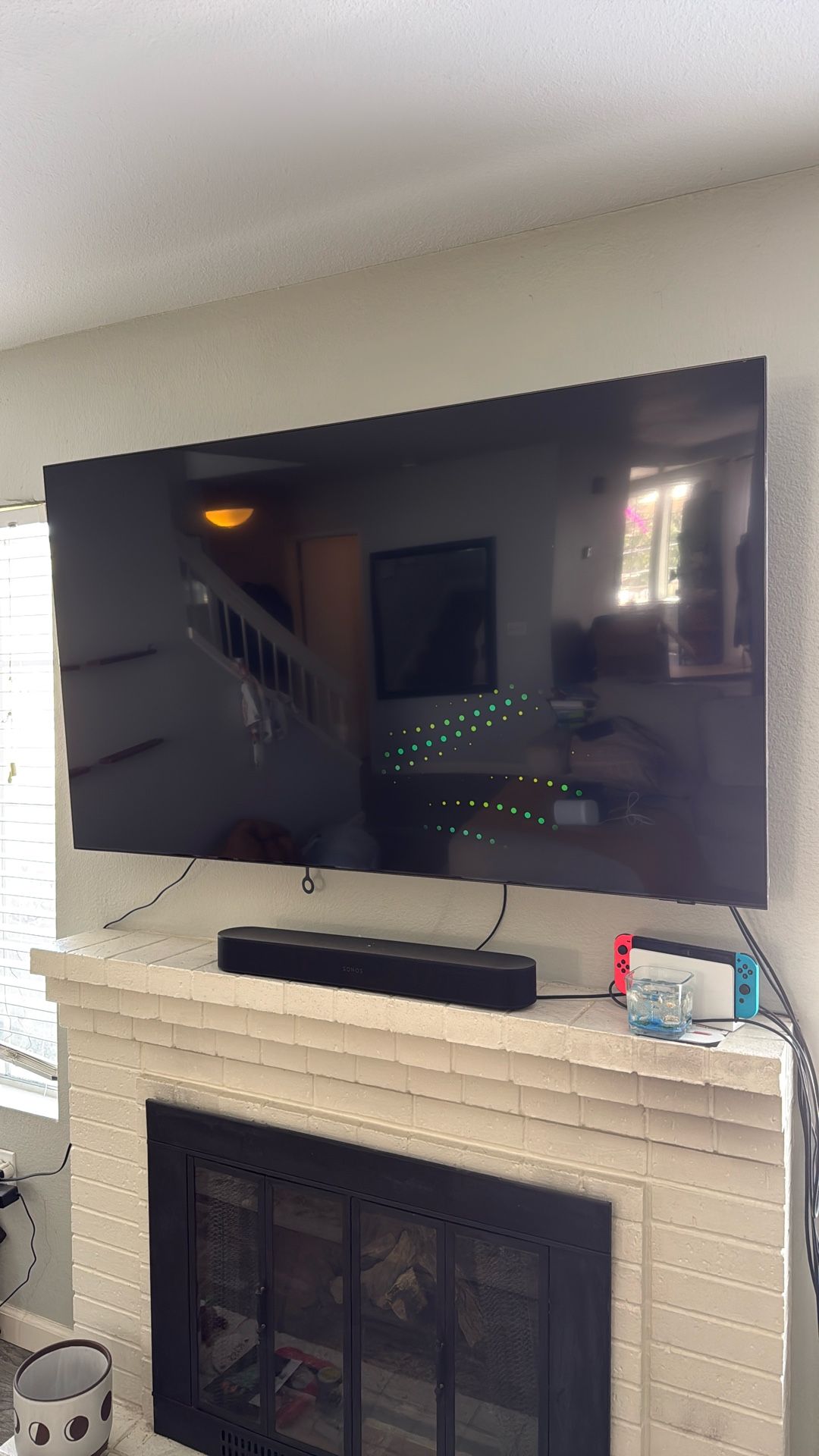 57” Samsung TV with Sonos Sound Bar And 3 Sonos Speakers 