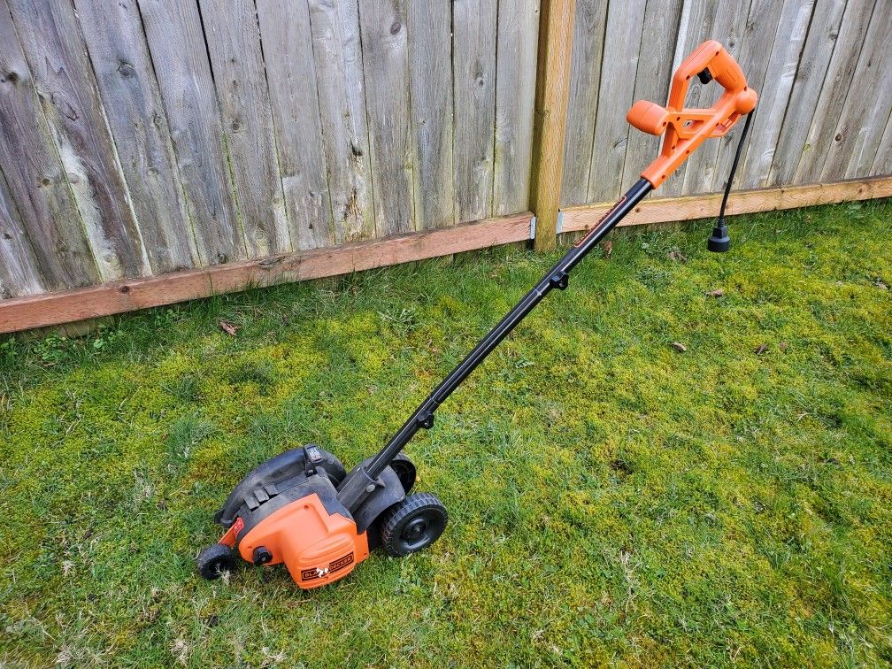 Electric Edger/Trencher Black Decker with Extension Cord for Sale in