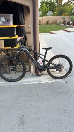 Specialized E mountain bike turbo Levo 4