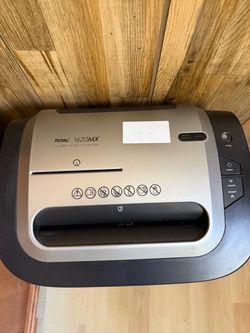 Royal 1620MX Heavy Duty 16-Sheet Crosscut Paper & Media Shredder