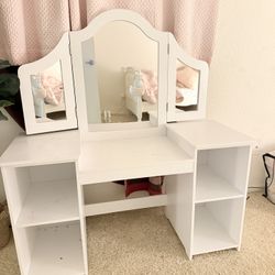 Kids vanity