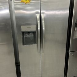 FRIGIDAIRE SIDE BY SIDE REFRIGERATOR STAINLESS STEEL BRAND NEW OPEN BOX!!!!