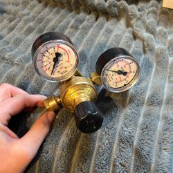gas pressure regulator