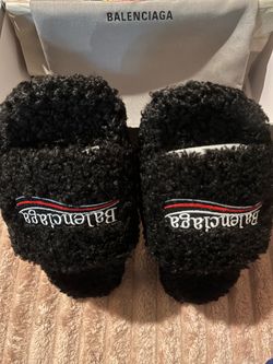 Balenci Fur Slides - Women’s 8.5 (with box)