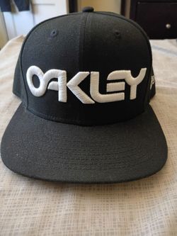 Oakley snapback hat