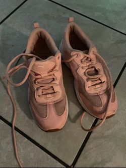 Tennis size 8.5