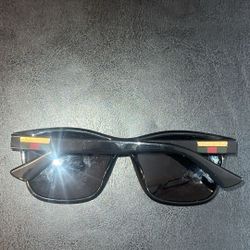 Gucci Sunglasses With Case 