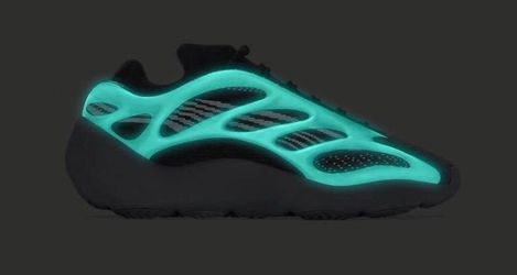 Real YEEZY 700 V3 GLOW