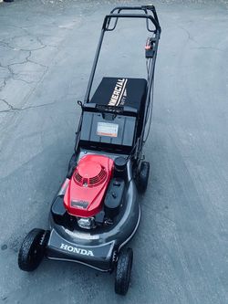Honda Commercial Self Propelled Lawnmower