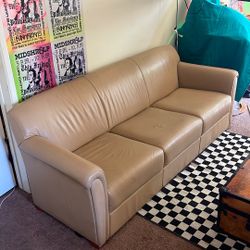 Free Couch 