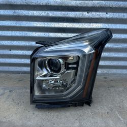 2015-2020 GMC Yukon Driver Headlight Halogen 
