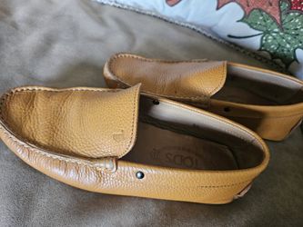 Men Shoes Use, Color Mustard, Size 51/2,