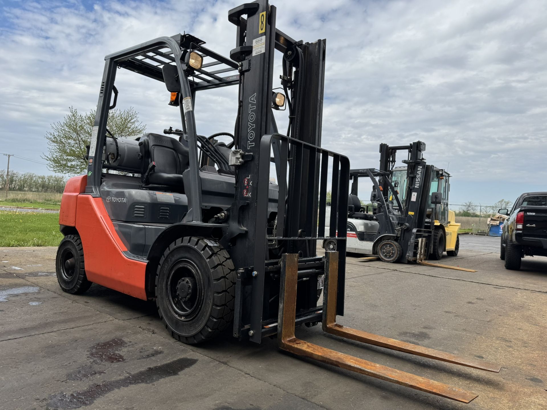 (3) 2017-2019 Toyota LPG Forklifts pneumatic Tires