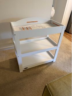 White Wood Baby Changing Table with Water Resistant Changing Pad Graco