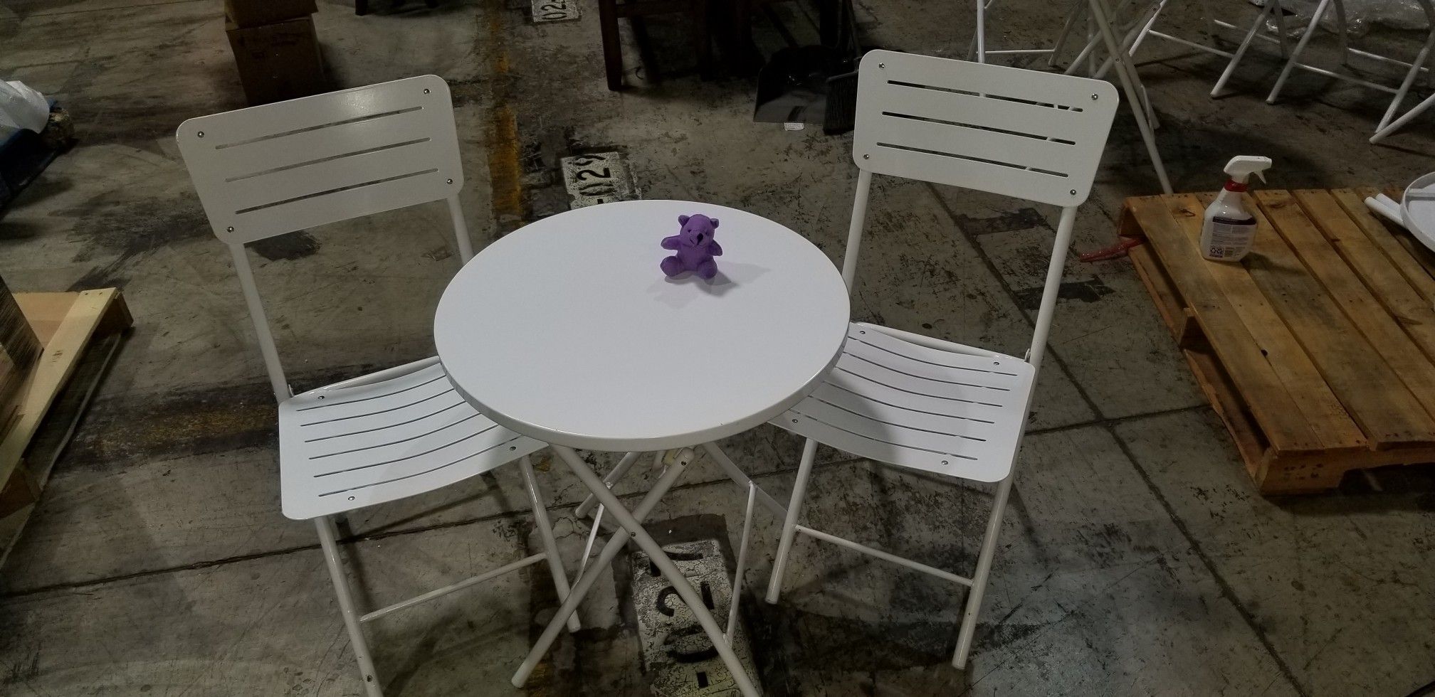 Collapsible 24" Diameter White metal table and chair set