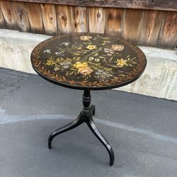 Vintage/ antique Accent Hand Painted Tilt Top Cocktail Accent Table