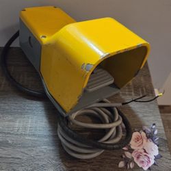 AUTOMATION DIRECT APS1113-V0-M FOOT SWITCH 400V 1.8A 24VDC 2.8A 690V