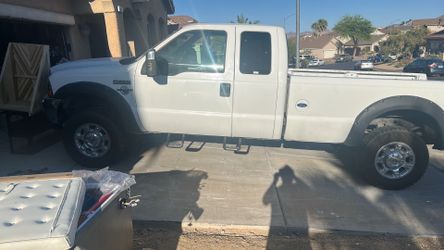 F250 turbo diesel 7.3 L they called the million mile motor runs phenomenal brand new paint rims tires headlights tail lights bumper side mirrors. I ju