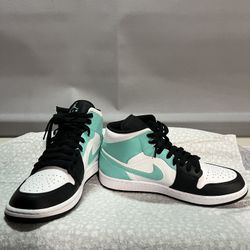 Jordan 1 Mid 