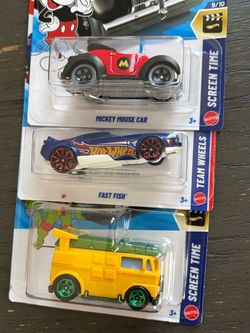 Hot Wheels 3-Car Lot – Mickey Mouse, Fast Fish, TMNT