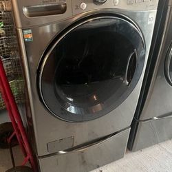 Washer And Dryer / Lavadora Y Secadora
