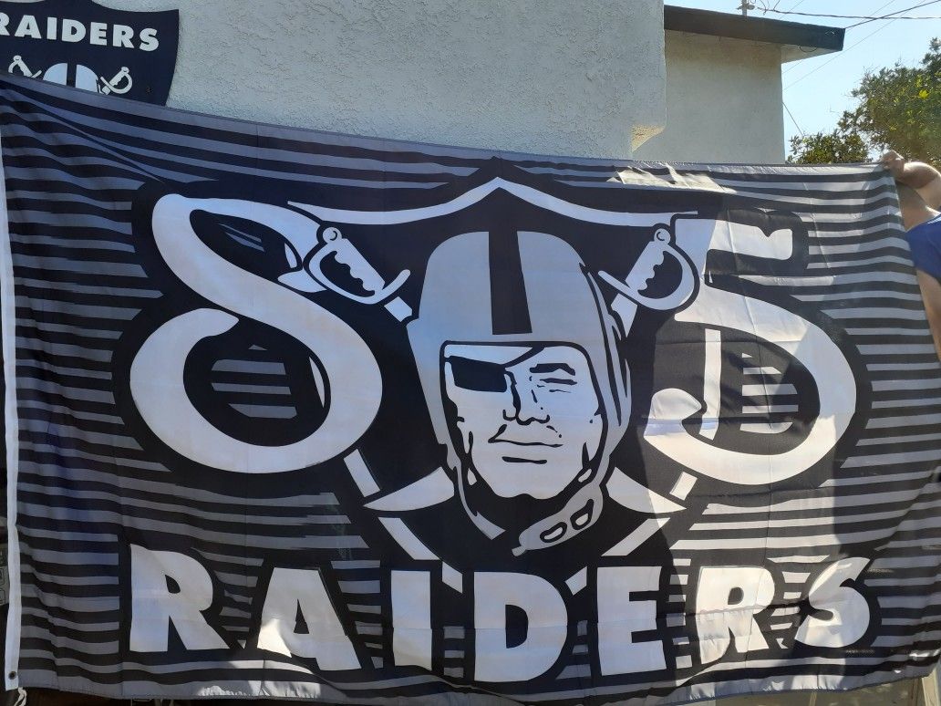 Raiders Rare 805 REALLY BIG FLAG 6x10 