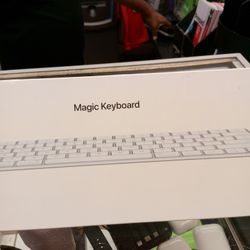 Apple Magic Keyboard Model A1644 With Box 