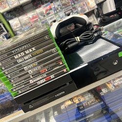 XBOX ONE 500GB CONSOLE  COMPLETE BUNDLE W/ 10 GAMES 1 CONTROLLER 