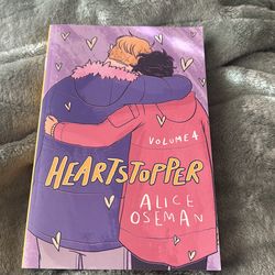 Heartstopper Volume 4