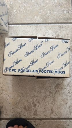 Princess house, porcelain  footed mugs