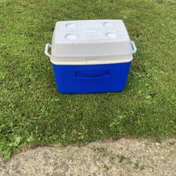 Rubbermaid  48 Quart Hard Sided Cooler