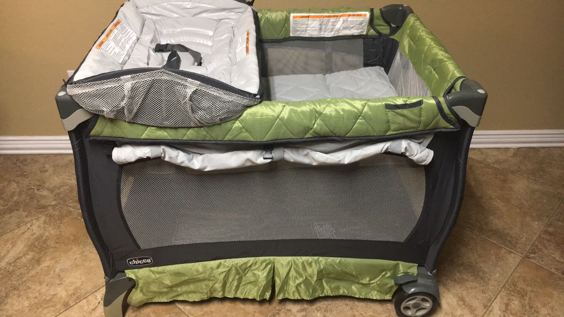 Chicco lullaby playpen