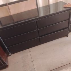 Gorgeous Dresser All Drawers Work Mirror And Nightstand Included For 75