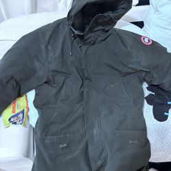CANADA GOOSE PARKA 100% AUTHENTIC 