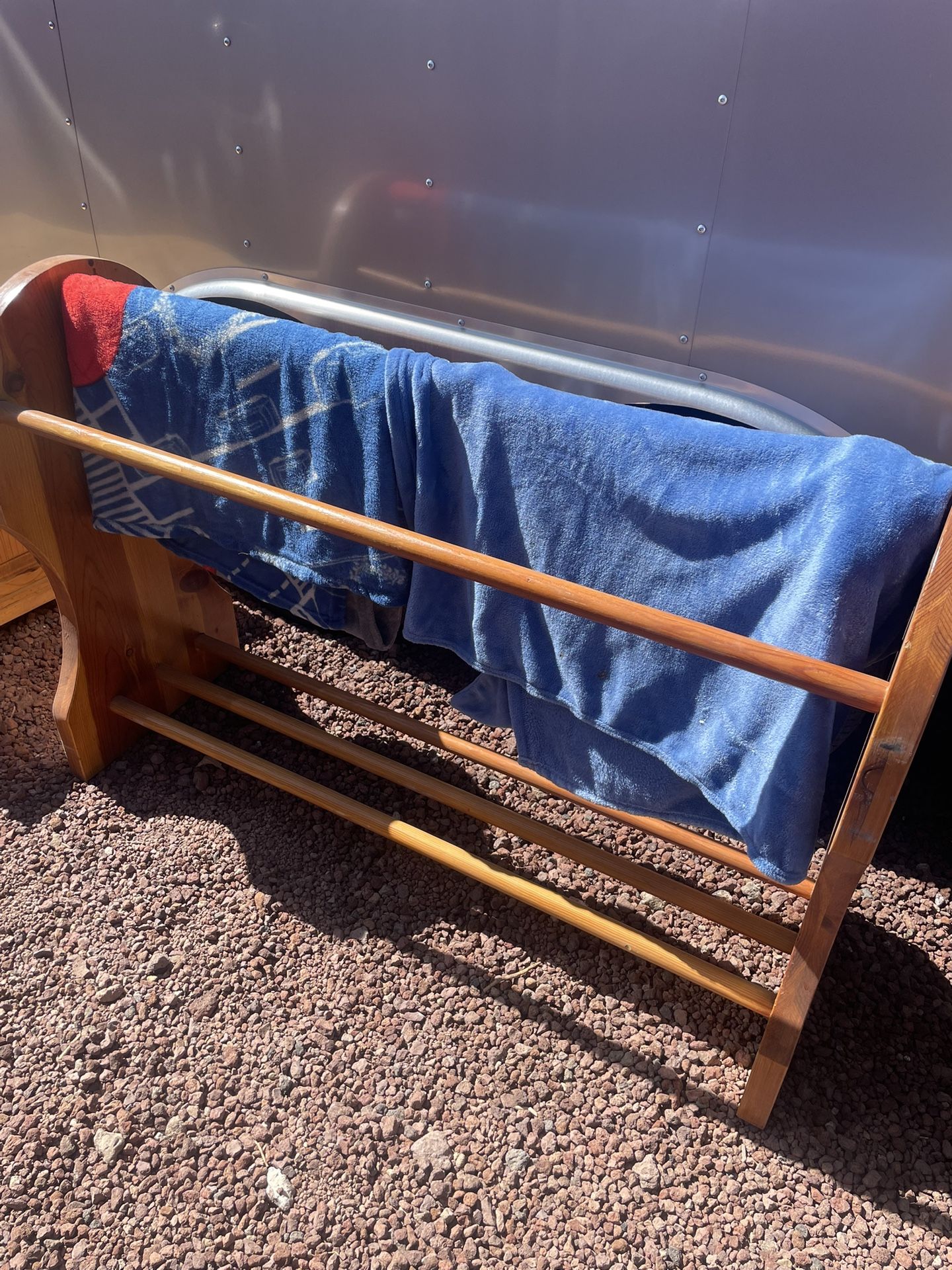 Large Wooden Quilt Comforter Blanket Rack