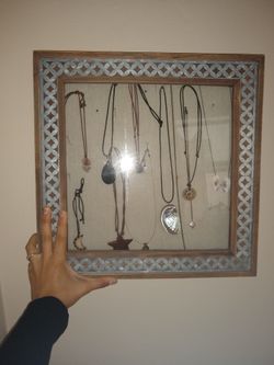 Jewelry organizer hanging box