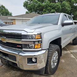 2015 Chevy Silverado 2500hd Z71 4x4 