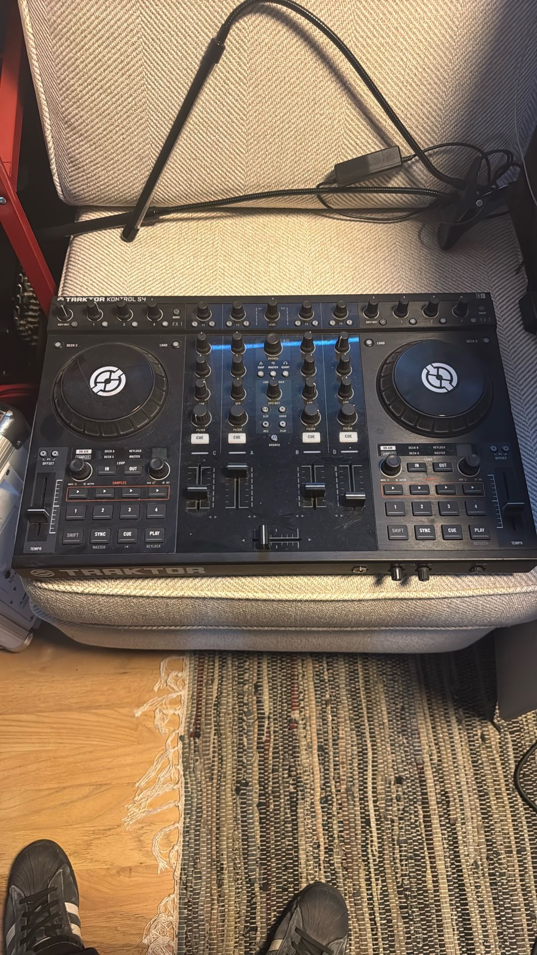 Traktor Kontrol S4