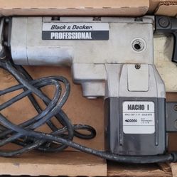 Black & Decker Professional Macho I Rotary Hammer With Case