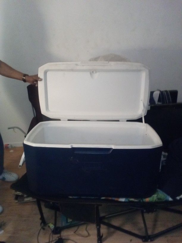 Ice Chest Almost Brand New Never Used