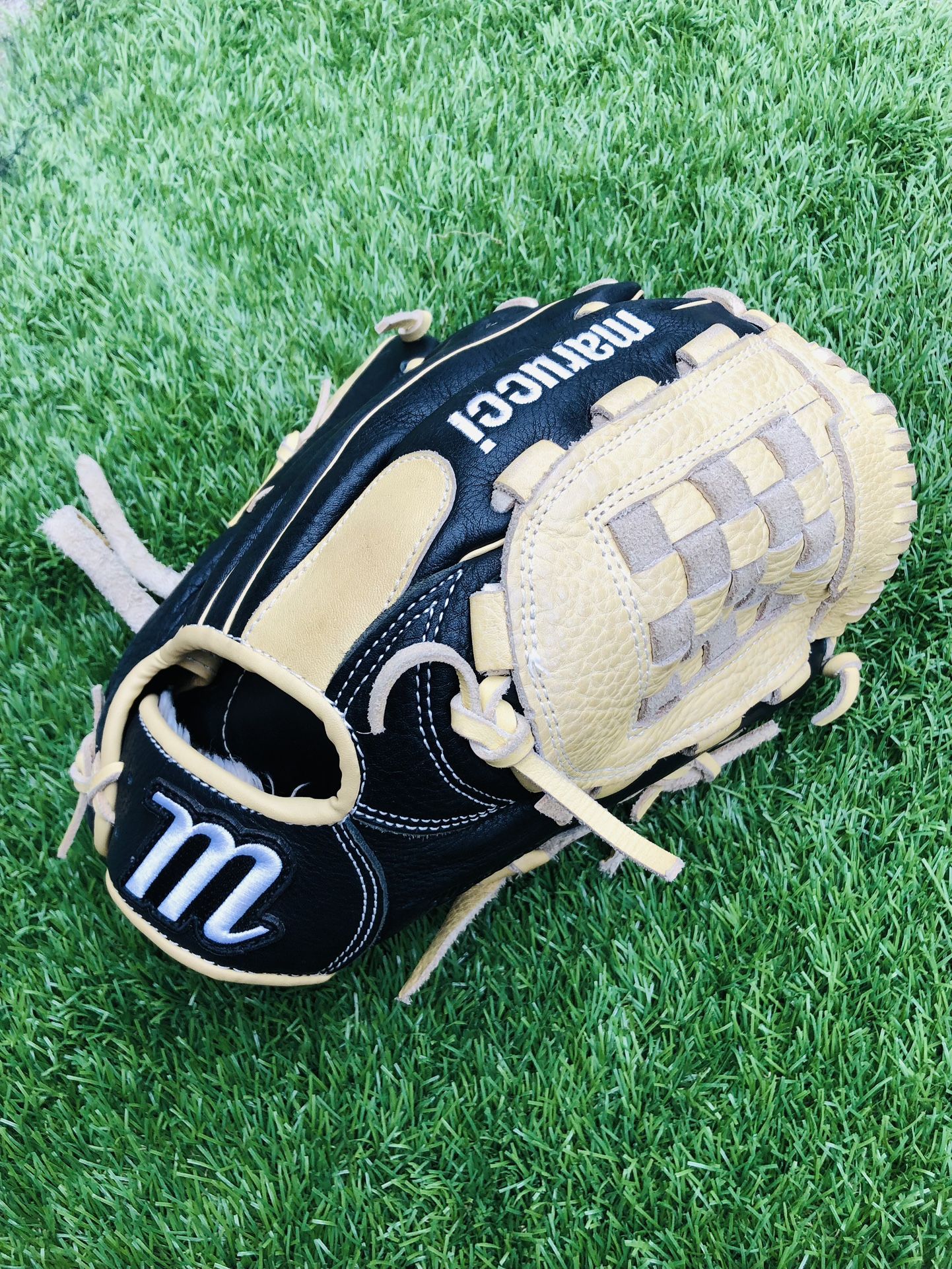 Marucci Youth Marksman Series Glove 11.5 inches