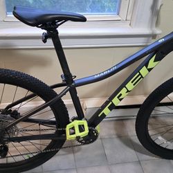 Trek Marlin 6 Gen 3 bike. (mountain bike)
