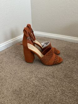 Vince Camuto Burnt Orange NubuckLeather Peep Toe Banded Block Heeled size 8