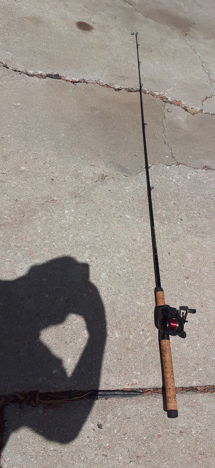 Bass Outdoor America . Fishing pole And Lures 