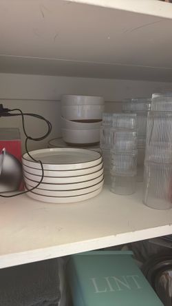 Dinnerware Set 