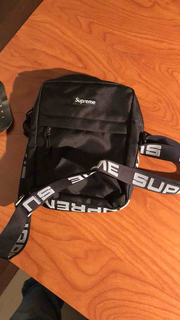 Supreme SS18 Shoulder Bag for Sale in SUNNY ISL BCH, FL ...