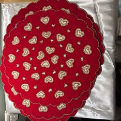 6 Cupcakes & Cashmere Beaded Chargers 